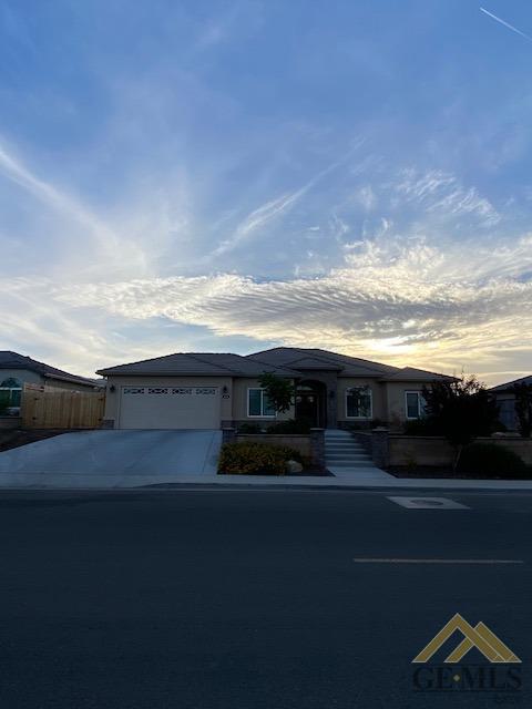 419 Hillard St, Taft, CA 93268 photo 4
