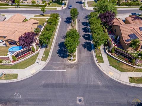 12806 Beechfield Dr, Bakersfield, CA 93312 photo 5