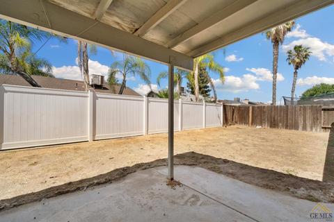 444 E Warren, Bakersfield, CA 93308 photo 16