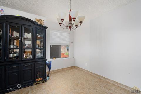 444 E Warren, Bakersfield, CA 93308 photo 10