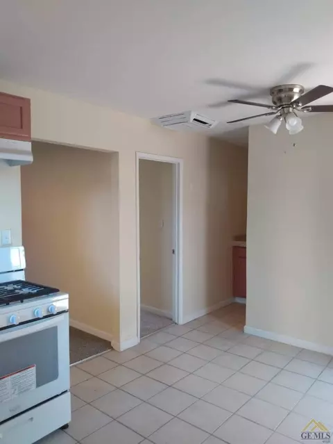 216 E 7th St, Bakersfield, CA 93307 photo 3