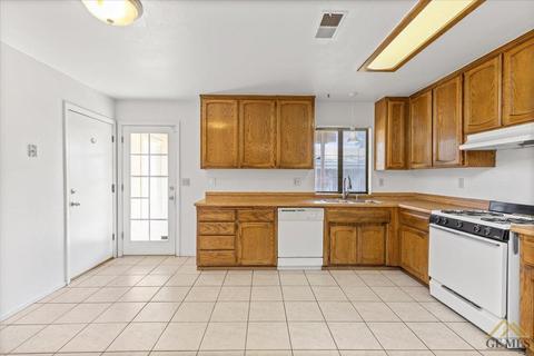 6104 Midas St, Bakersfield, CA 93307 photo 8