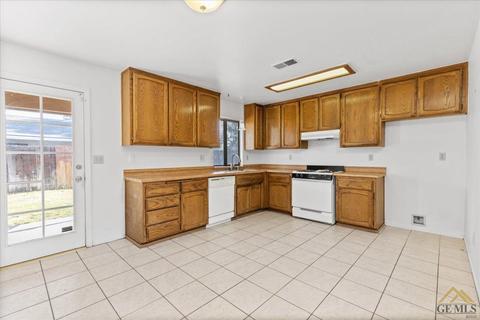 6104 Midas St, Bakersfield, CA 93307 photo 9