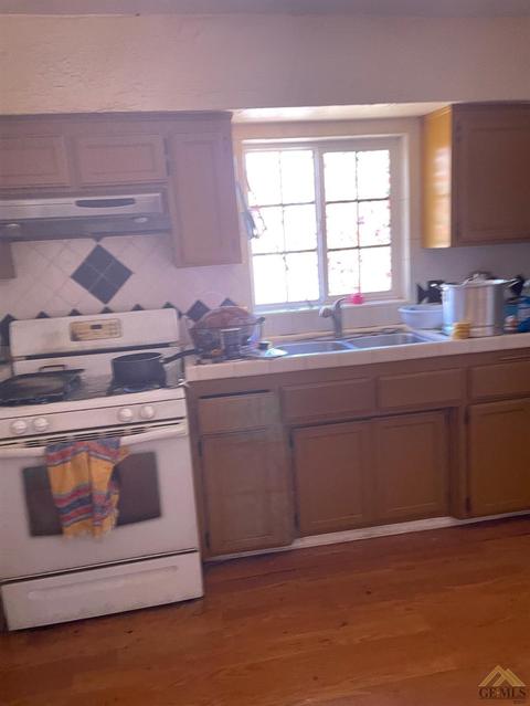 1409 E 10th St, Bakersfield, CA 93307 photo 4