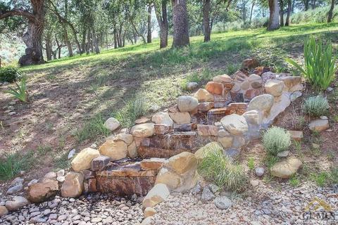 30220 Sunland Way, Tehachapi, CA 93561 photo 2