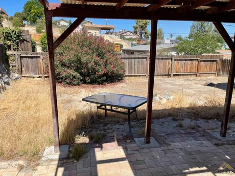 505 Harding Ave, Taft, CA 93268 photo 12