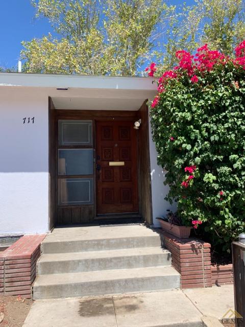 717 5th St, Taft, CA 93268 photo 2