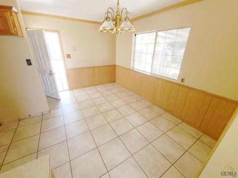 8321 Bernard Ave, Lamont, CA 93241 photo 10