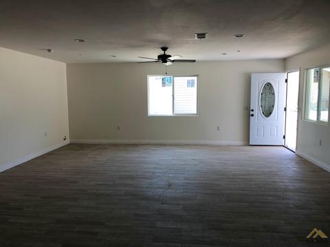 412 Jackson St, Taft, CA 93268 photo 2