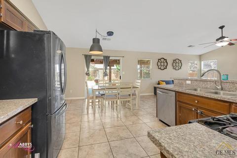 4801 Silver Mountain Ct, Bakersfield, CA 93311 photo 6