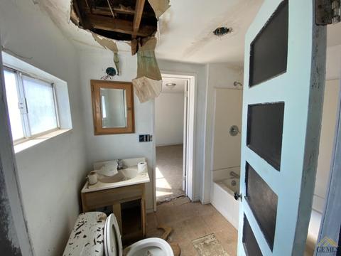 133 Oak St, Taft, CA 93268 photo 8