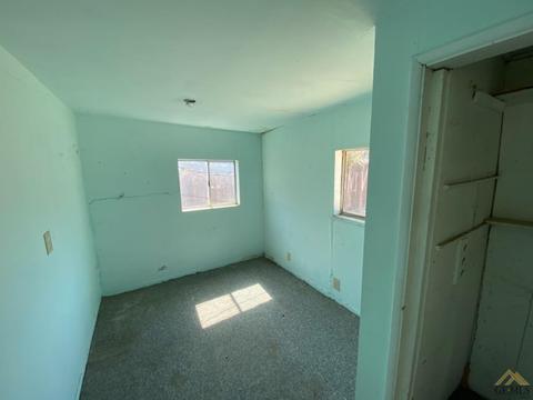 133 Oak St, Taft, CA 93268 photo 6