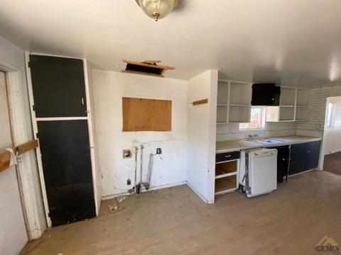133 Oak St, Taft, CA 93268 photo 9