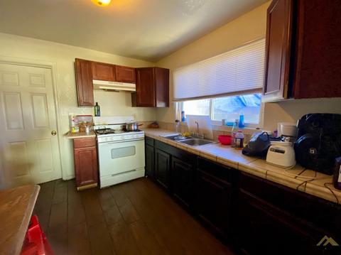 106 E 8th St, Bakersfield, CA 93307 photo 5