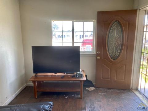106 E 8th St, Bakersfield, CA 93307 photo 3