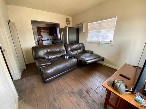 106 E 8th St, Bakersfield, CA 93307 photo 4