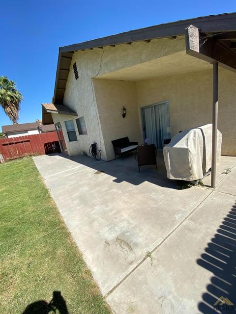 1024 Eubanks Ave, Bakersfield, CA 93307 photo 9