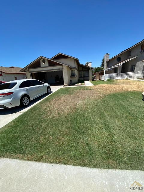 1024 Eubanks Ave, Bakersfield, CA 93307 photo 1