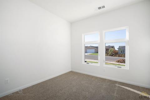 10005 Turning Leaf Ln, Bakersfield, CA 93306 photo 14