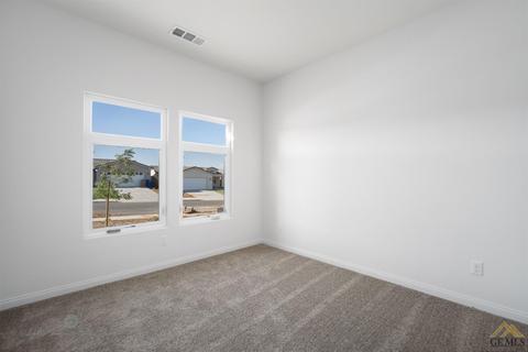 10005 Turning Leaf Ln, Bakersfield, CA 93306 photo 12