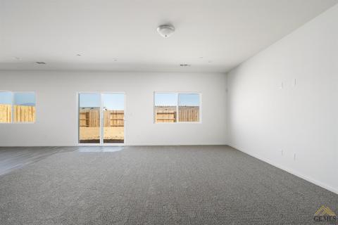 10005 Turning Leaf Ln, Bakersfield, CA 93306 photo 6