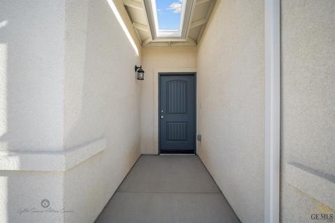 10005 Turning Leaf Ln, Bakersfield, CA 93306 photo 5
