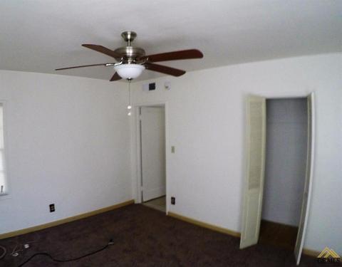 106 E Lucard St, Taft, CA 93268 photo 5