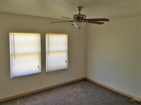 106 E Lucard St, Taft, CA 93268 photo 13