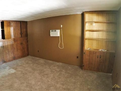 106 E Lucard St, Taft, CA 93268 photo 18