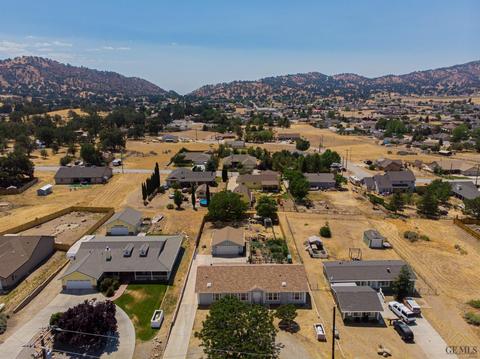 18061 Hambletonian Dr, Tehachapi, CA 93561 photo 6