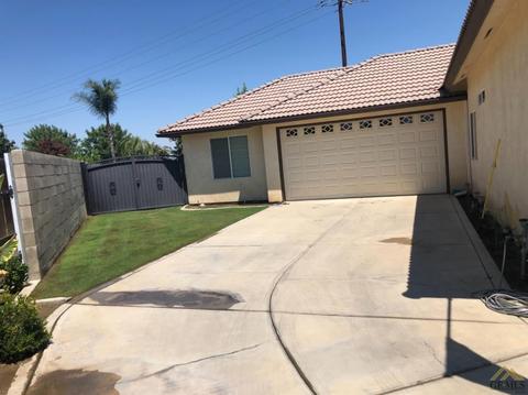 927 Fredrick Ct, Shafter, CA 93263 photo 2