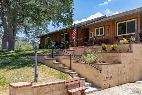 24020 Jacaranda, Tehachapi, CA 93561 photo 3