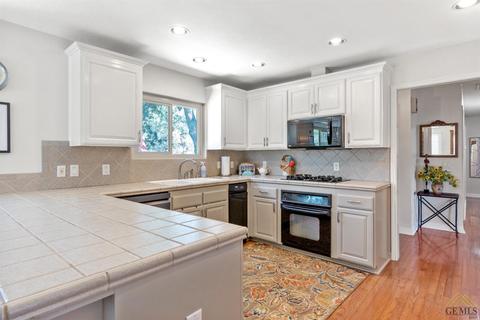 24020 Jacaranda, Tehachapi, CA 93561 photo 9