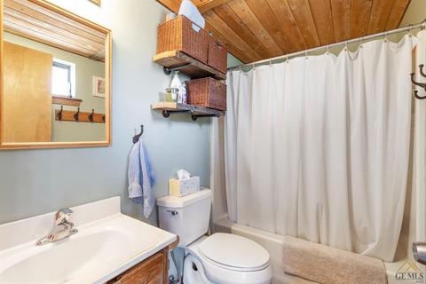 25521 Paramount, Tehachapi, CA 93561 photo 13