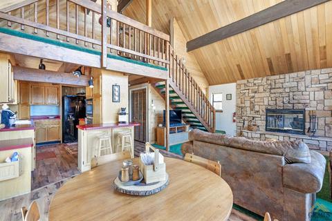 25521 Paramount, Tehachapi, CA 93561 photo 4