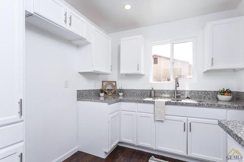 1125 Iris St, Wasco, CA 93280 photo 8