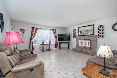 6012 Highlander St, Bakersfield, CA 93306 photo 8