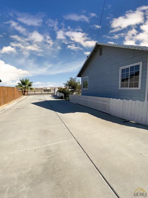 27596 Maple St, Taft, CA 93268 photo 34