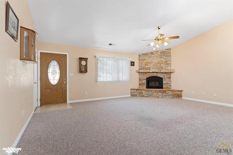 17300 Atoka Dr, Tehachapi, CA 93561 photo 4