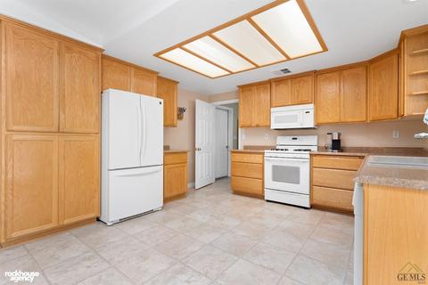 17300 Atoka Dr, Tehachapi, CA 93561 photo 9