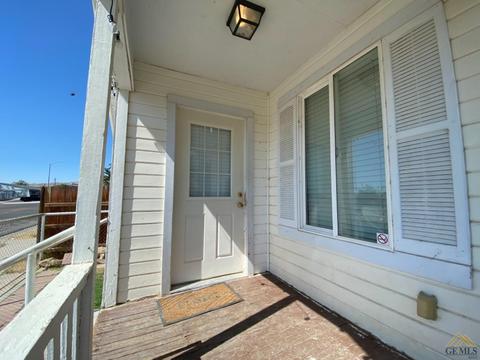 605 3rd St, Taft, CA 93268 photo 1