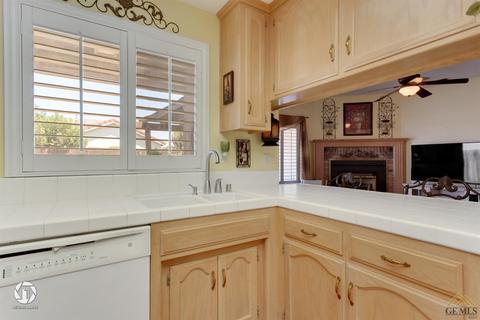 9012 Winlock St, Bakersfield, CA 93312 photo 19