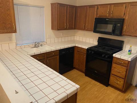 7417 Stone Breakers Ave, Bakersfield, CA 93313 photo 4