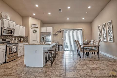 9610 Tonset St, Bakersfield, CA 93313 photo 3