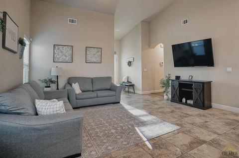 9610 Tonset St, Bakersfield, CA 93313 photo 2