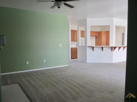 1246 Mission Dr, Lemoore, CA 93245 photo 2