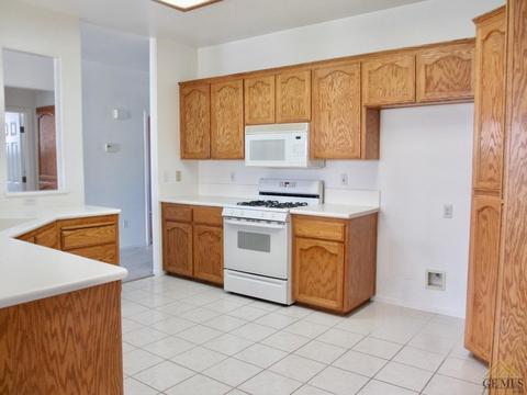 1246 Mission Dr, Lemoore, CA 93245 photo 7