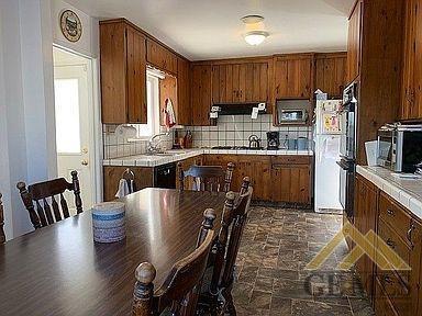 212 Jackson St, Taft, CA 93268 photo 3
