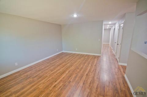 1027 15th St, Wasco, CA 93280 photo 4
