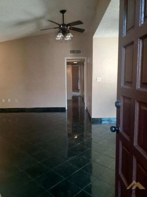 3705 Mccourry St, Bakersfield, CA 93304 photo 4